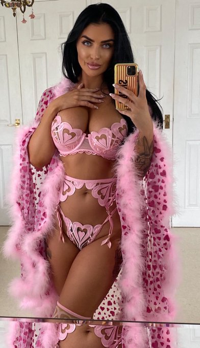 Do you like this colour on me ? 🥹 https://t.co/zSeL1IkQjT