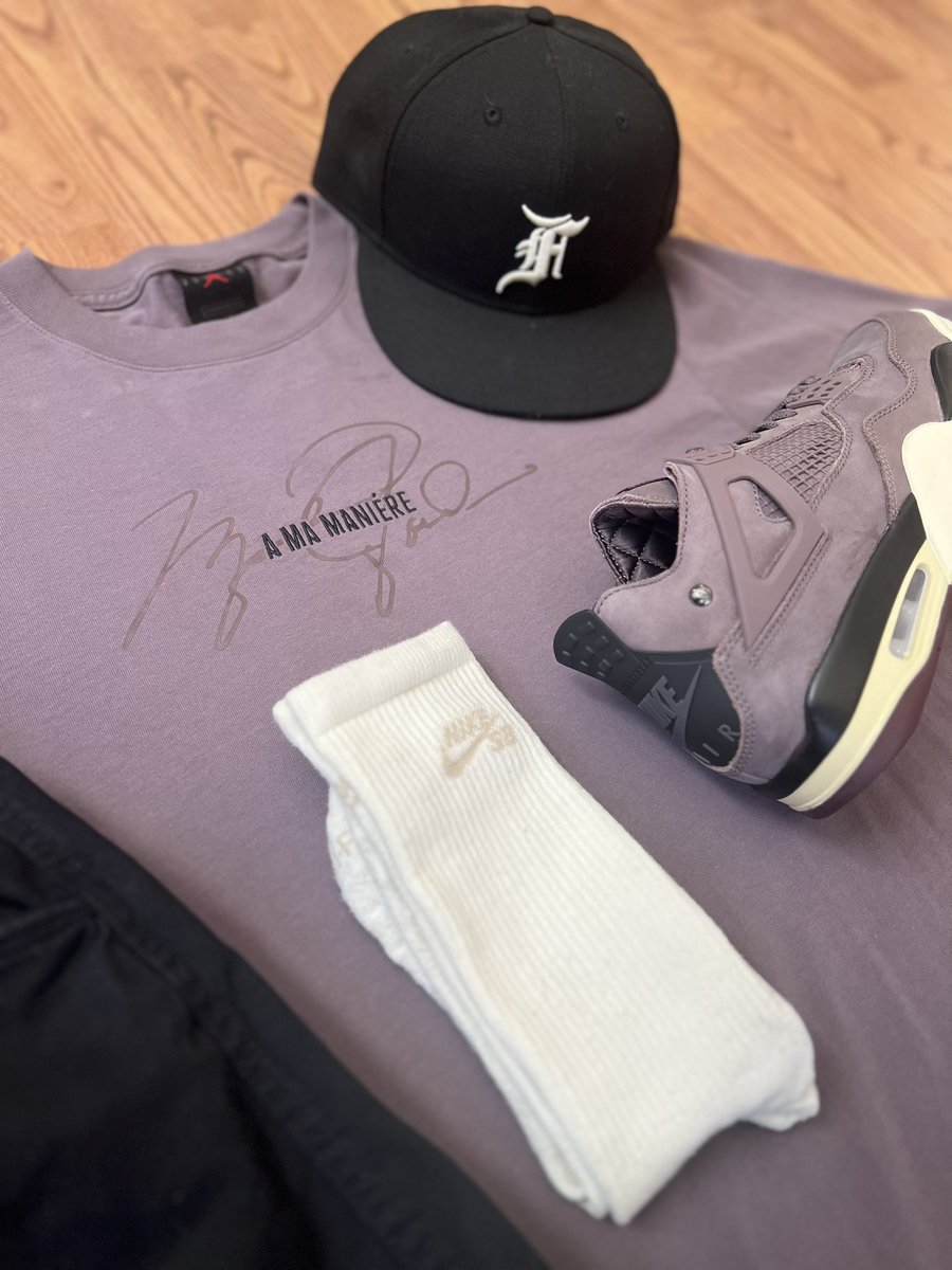 ham4114's tweet photo. Sunday set 😎
🧢@fearofgod 
👕@maniere_USA X @jordan
👖Grindhouse Denim
#jumpman #amamaniere #fearofgod #outfit #outfitgrid  #sundayset #yoursneakersaredope #SneakyGirls #sneakerHERhead #snkrsliveheatingup #heatcheck #kicksonfire #sneakerpics #kotd #sneakersunday #grindhouse https://t.co/vXkfyOwCE4