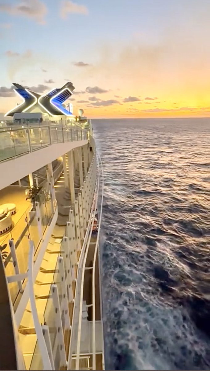 Nothing like a sunrise at sea on <a href="/CelebrityCruise/">Celebrity Cruises</a> Apex 🌅 

#luxurytravel #cruise #celebritycruises #sunrisephotography
