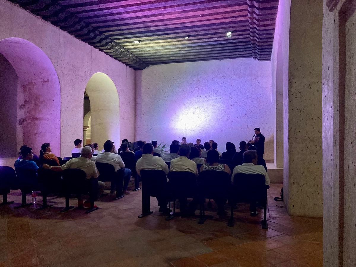 ExConventoChis's tweet photo. El Centro Cultural Exconvento Santo Domingo fue sede de la presentación del libro NATURALEZA COLECTIVA. Gobernanza Social de los Territorios Rurales del Dr. Pedro Álvarez Icaza. https://t.co/FzWyE6ybtw