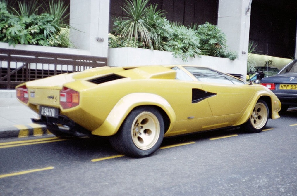 Club on Twitter "Sahara Gold Countach LP400 S"