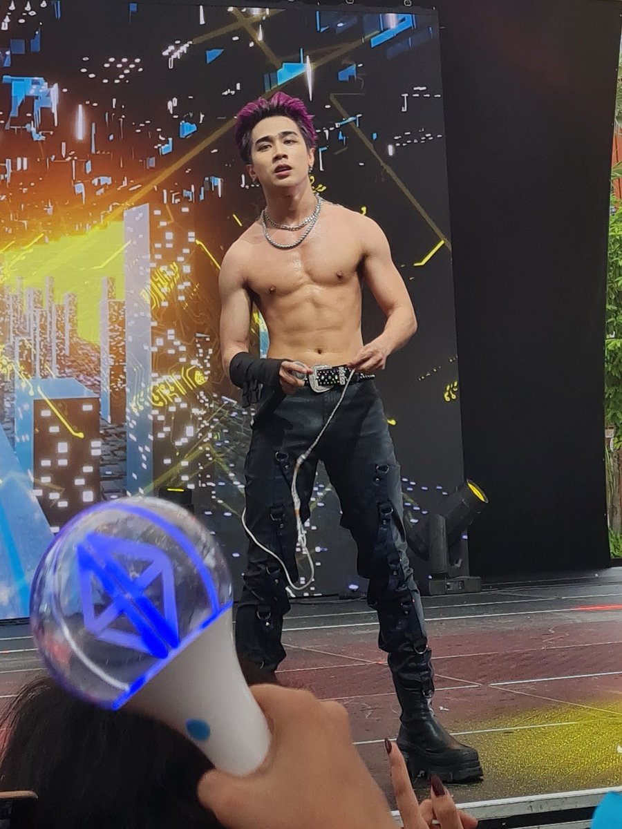 frynaCULLENizer's tweet photo. Mga taga Ihawan Let us Pray,

: Bless us o Lord

#SB19inSG #SB19 
#SB19_JOSH #JOSHKOPO https://t.co/vJe3SvAanc