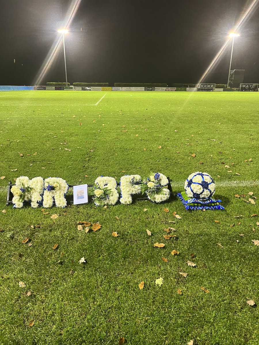Bearsted_FC's tweet photo. 🐻’s 1st Team progress to the next round of KS Trophy, nice to see our Manager back after his surgery.
Thank you to all who attended Roy Benton’s farewell.
Roy will be remembered by all at BFC forever 💙@SCEFLeague @KentishFootie @KentOnlineSport https://t.co/ukGjSWZHeU