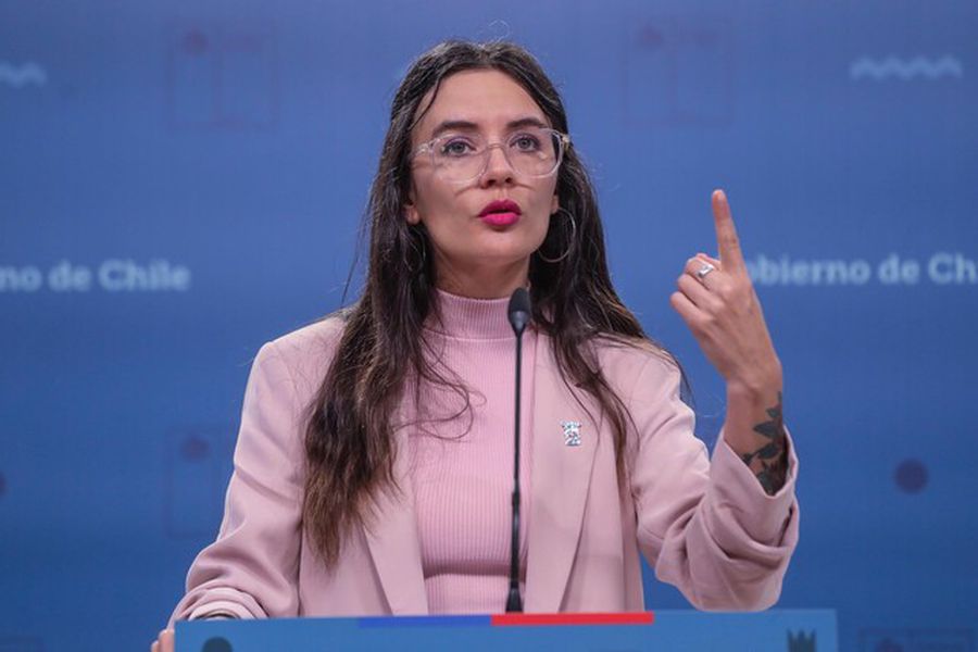 Fiorela348's tweet photo. El conglomerado de Vallejo tiene muchas explicaciones pendientes la virulencia de sus ataques contra los medios de comunicación establecidos y las encuestas q no los favorecían durante el proceso constitucional dejó a la vista una opinión más que despectiva sobre el ciudadano. https://t.co/S49xyBYZ4a