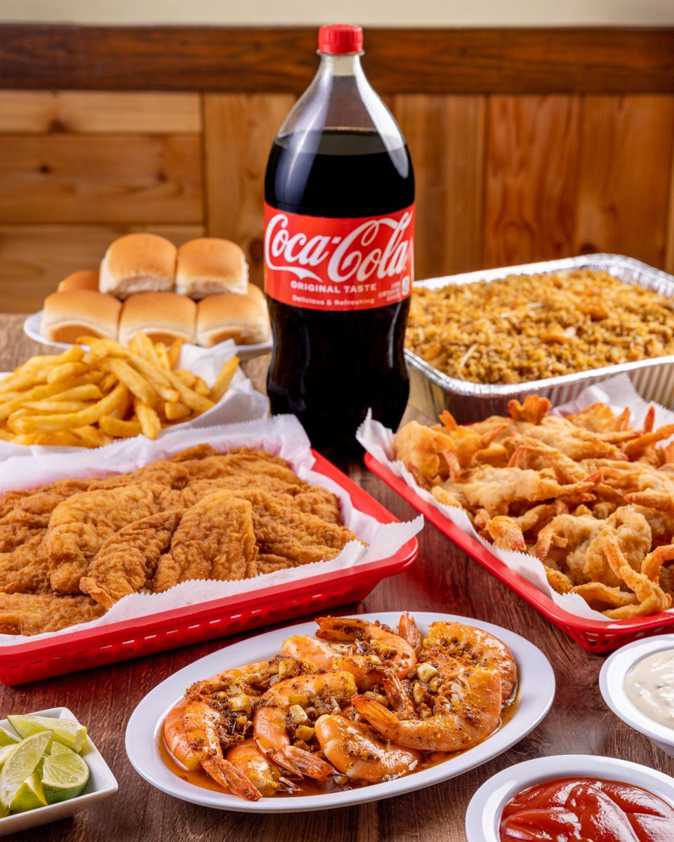 MamboSeafood's tweet photo. Tired of the leftovers? Order a Holiday Pack to-go! It includes any of our Family packs, your choice of starter, and a 2lt coke 😋 https://t.co/AFwT8tTOso