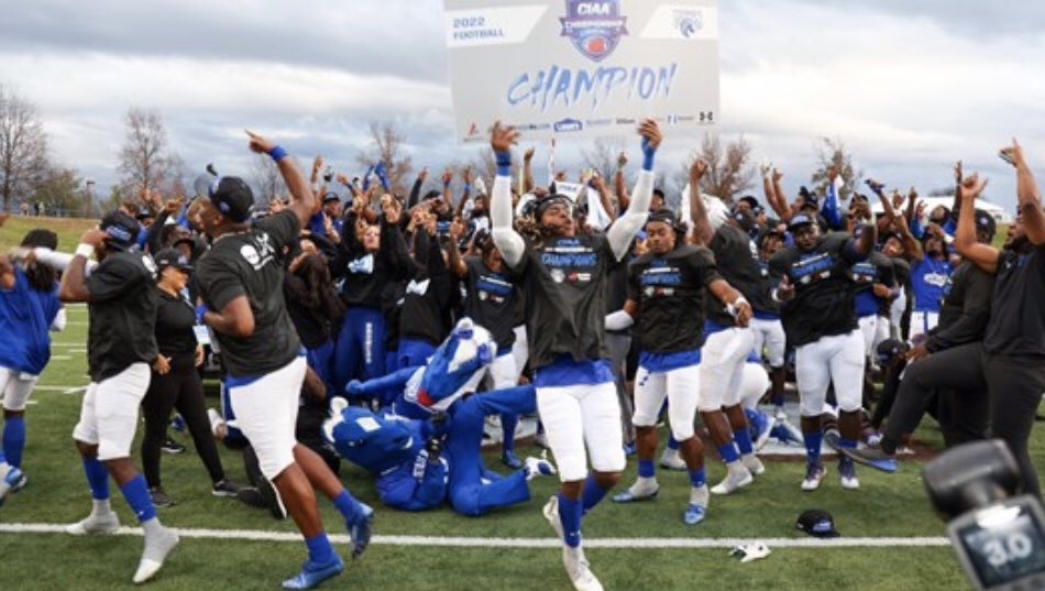 emmanuel_cater's tweet photo. Fayetteville State University offered! | 2022 CIAA CHAMPIONS 🏆 
@coachrandall55 #Broncopride https://t.co/NGCSJf1qS8