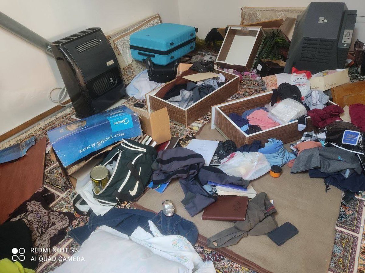 HassanRonaghi's tweet photo. وضعیت خانه های مردم در کردستان بعد از حمله پلیس نماها

#اعتصابات_سراسری 
#توماج_صالحی 
#حسين_رونقی https://t.co/MAHYbK9iVK