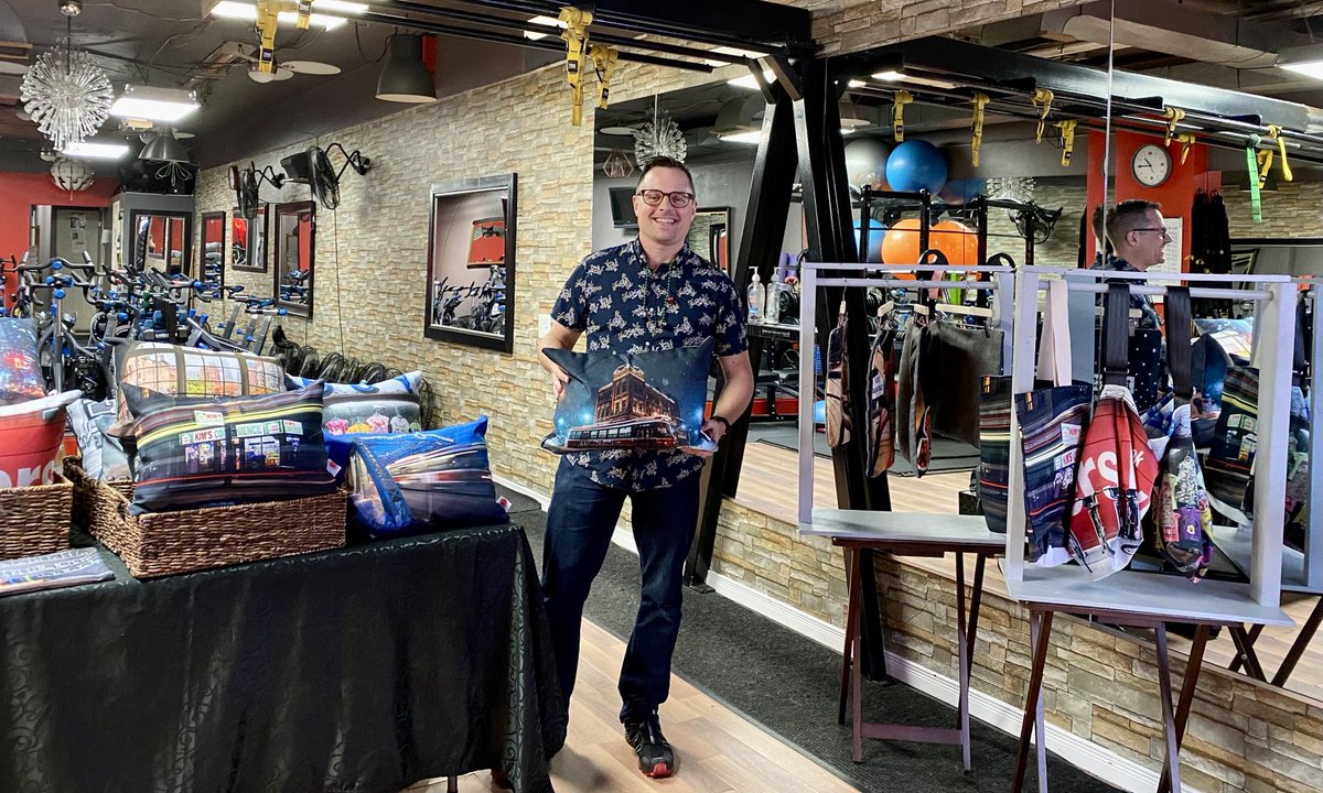 culture_snap's tweet photo. My holiday market is on now at โฆ@Legacycyclingโฉ! Drop by 1506 Danforth Ave until 4:00 today! Lots of great gift ideas!
#Christmas #holidaymarket #danfortheast #eastendlove https://t.co/8wfZUCWMpg