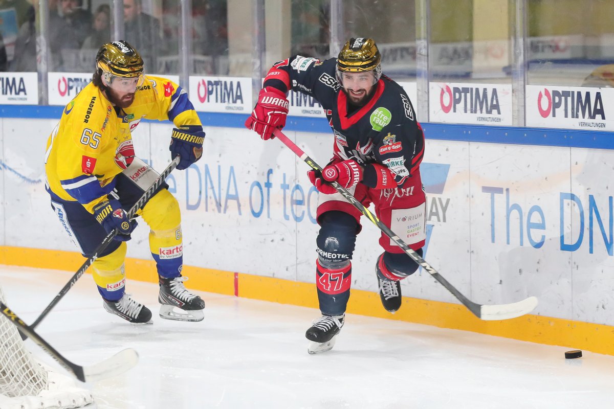 DEL2_News's tweet photo. Sieg in der Verlängerung: Die @selberwoelfe gewinnen mit 2:1 gegen die @lausitz_fuechse .
Foto: Mario Wiedel #del2 #HerzblutEishockey #sellfx https://t.co/dqRAElxRHT