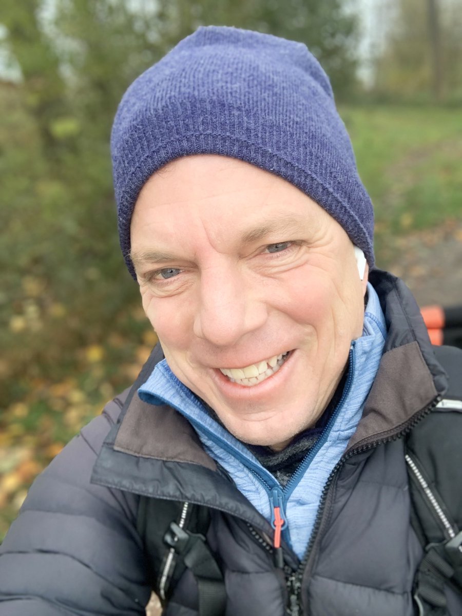 FotostudioAlex's tweet photo. …hab heute den Schwierigkeitsgrad beim #Eisbaden erhöht und im kühlen Nass eine Antwort auf folgende Frage formuliert: “Wer bin ich, eigentlich?” 😉 Antwort 🥶: Hamsterrad-Rebelle, der nach Jahrzehnten im goldenen Käfig mitten im #Leben endlich seine #Feuerzone gefunden hat. 😉 https://t.co/3kH9gkkzYP