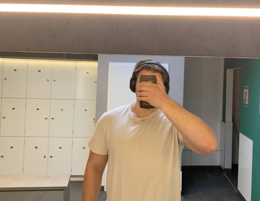 marcandrew45's tweet photo. Had a fun night, but gym had to be done ✅💪🏽

sunday leg workout 🏋🏽‍♂️ 
27/30
#nodaysoffnovember https://t.co/raYC1x49E2