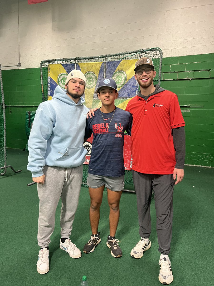 caiquestweeter's tweet photo. Big thanks to Coach Ron Wolforth and the rest of the @TXBaseballRanch team as well as Coach Mike Ryan (@fastballusa) for hosting such a beneficial throwing camp!  Looking forward to taking all that I learned and applying it to my training https://t.co/zHllGnQb03