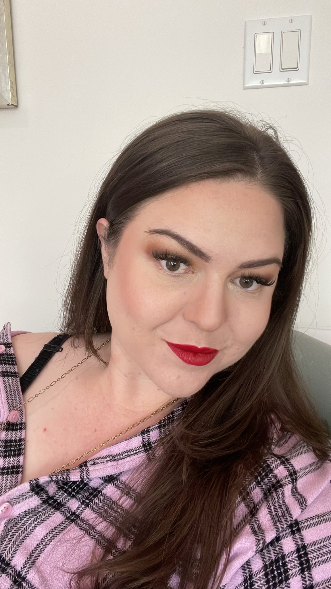 Caitlin Comeskey on Twitter "Makeup or no makeup?!?! https//t.co