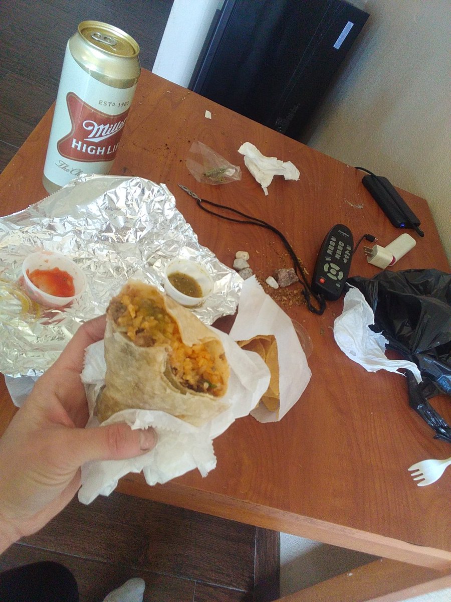 Sammy's restaurant my meal it's okay 4 $10 almost $11 u would think that it would have its own pico degalloon it some radishesor something highmarketed 4a necessity isa meal who's on .10 cents or .05 cents  so I guess they went from pesos to shillings they turn into a peninsula