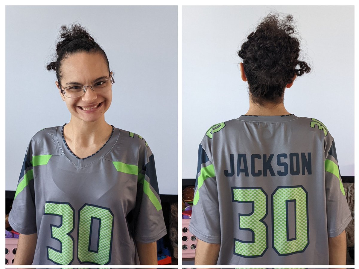 jerumparump's tweet photo. My daughter Kaysee, being a huge @michaeljackson fan, was so happy to learn that the Seahawks have a player named Michael Jackson. She had to have his jersey. @Teamjackson28 is her new favorite player. Go Hawks!!! https://t.co/zpXn60oL1w