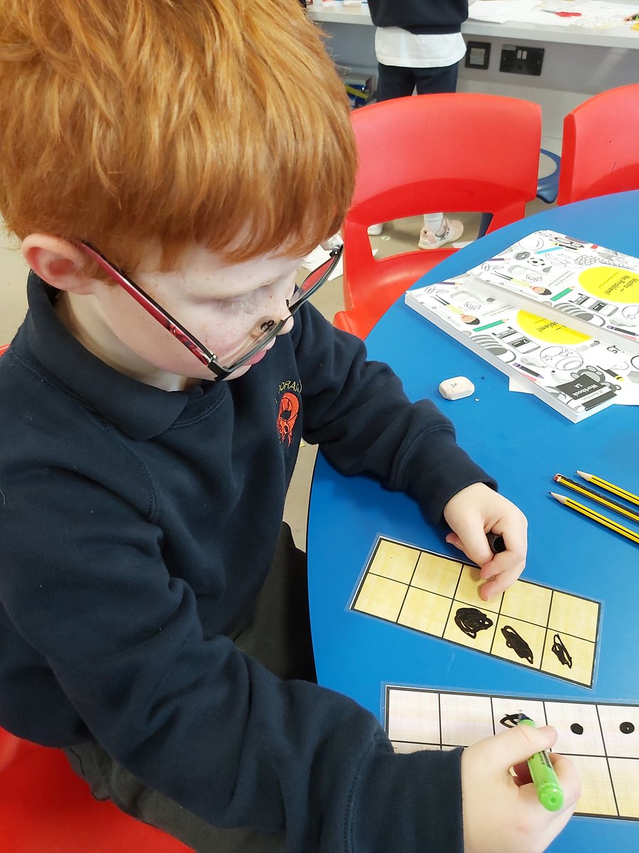 ysgolyddraig's tweet photo. Counting objects to 10. #mathsnoproblem #YYDOgwr #y1 #numeracy #10frame https://t.co/gKBP1Enoxf