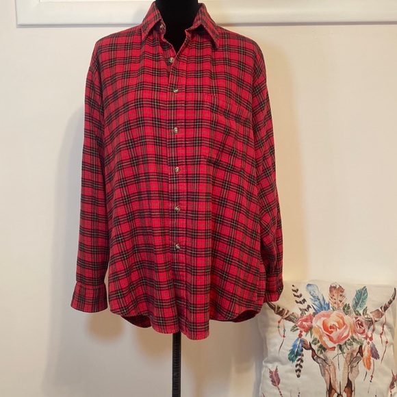 CAMPOS17's tweet photo. So good I had to share! Check out all the items I'm loving on @Poshmarkapp from @ContraverseeC #poshmark #fashion #style #shopmycloset #claybrook #gap1969: https://t.co/1ssBBhJr0Z https://t.co/ZfJwsQZa3K