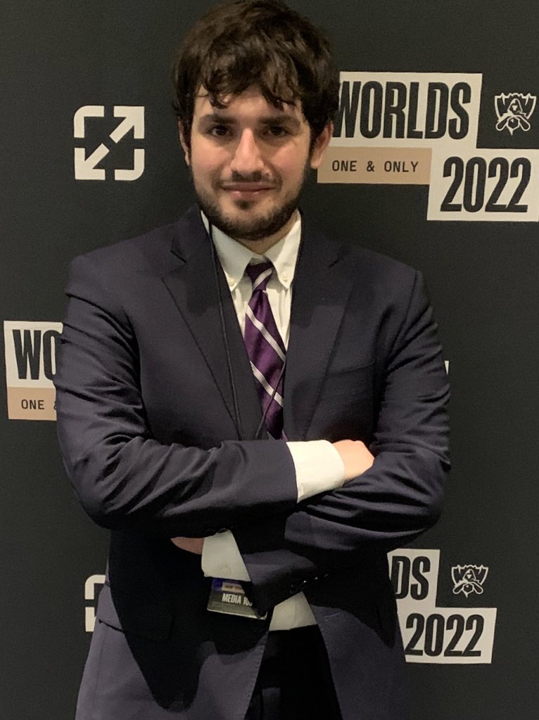JTSilver4's tweet photo. Hi all! As we approach the offseason’s conclusion: I’m looking for a new home for my esports content in 2023. As a reporter, I’ve been on the ground for the LCS and during Worlds 2022 interviewing players from all over the world. DMs are open and RTs appreciated! #esports #LCS https://t.co/gUTdbnf2cS