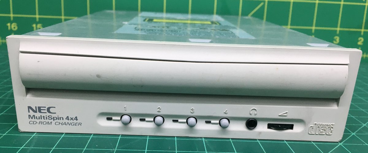 RetroTechMuseum's tweet photo. #NEC MultiSpin 4x4 #CDROM changer CDR-C251 (1995)

4 CDs capable of 4X speed on standard IDE.
 
Can operate in 2 ways:
Single drive letter (D-1, D-2, D-3, D-4) or
Multiple Drive letter (D, E, F, G).
#Windows 3.1 does both / Windows 95 only works on Multiple drive mode.
#retro #pc https://t.co/lNKVHXqHwb