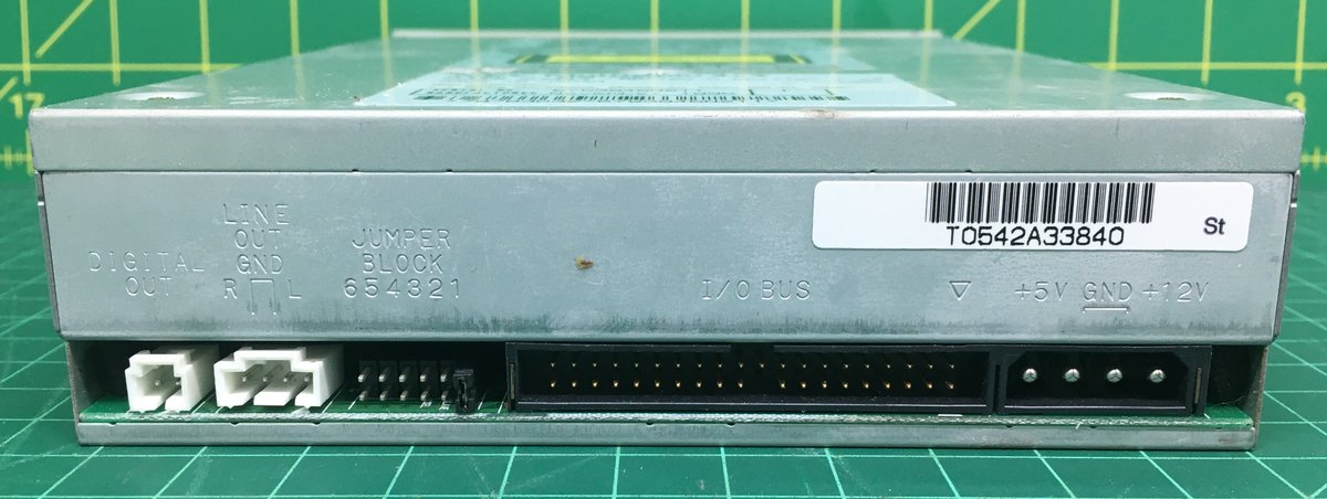 RetroTechMuseum's tweet photo. #NEC MultiSpin 4x4 #CDROM changer CDR-C251 (1995)

4 CDs capable of 4X speed on standard IDE.
 
Can operate in 2 ways:
Single drive letter (D-1, D-2, D-3, D-4) or
Multiple Drive letter (D, E, F, G).
#Windows 3.1 does both / Windows 95 only works on Multiple drive mode.
#retro #pc https://t.co/lNKVHXqHwb