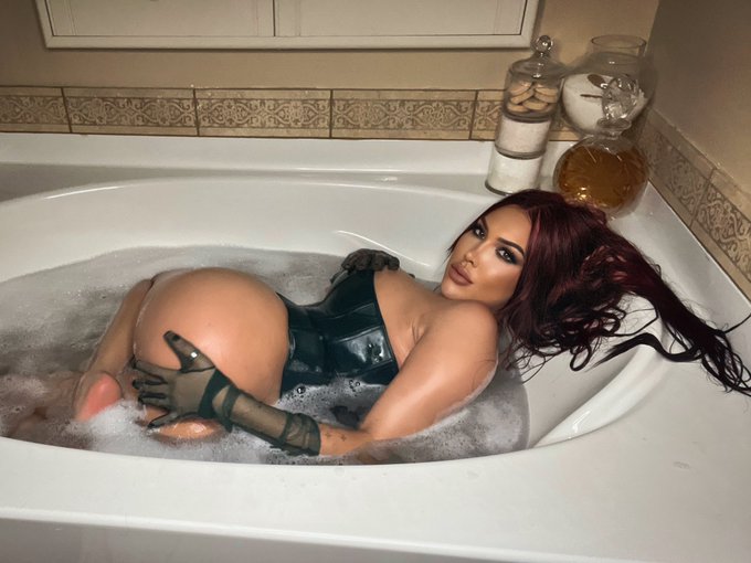 Nice relaxing bath after getting fucked in it😈 https://t.co/imJySAbm0f