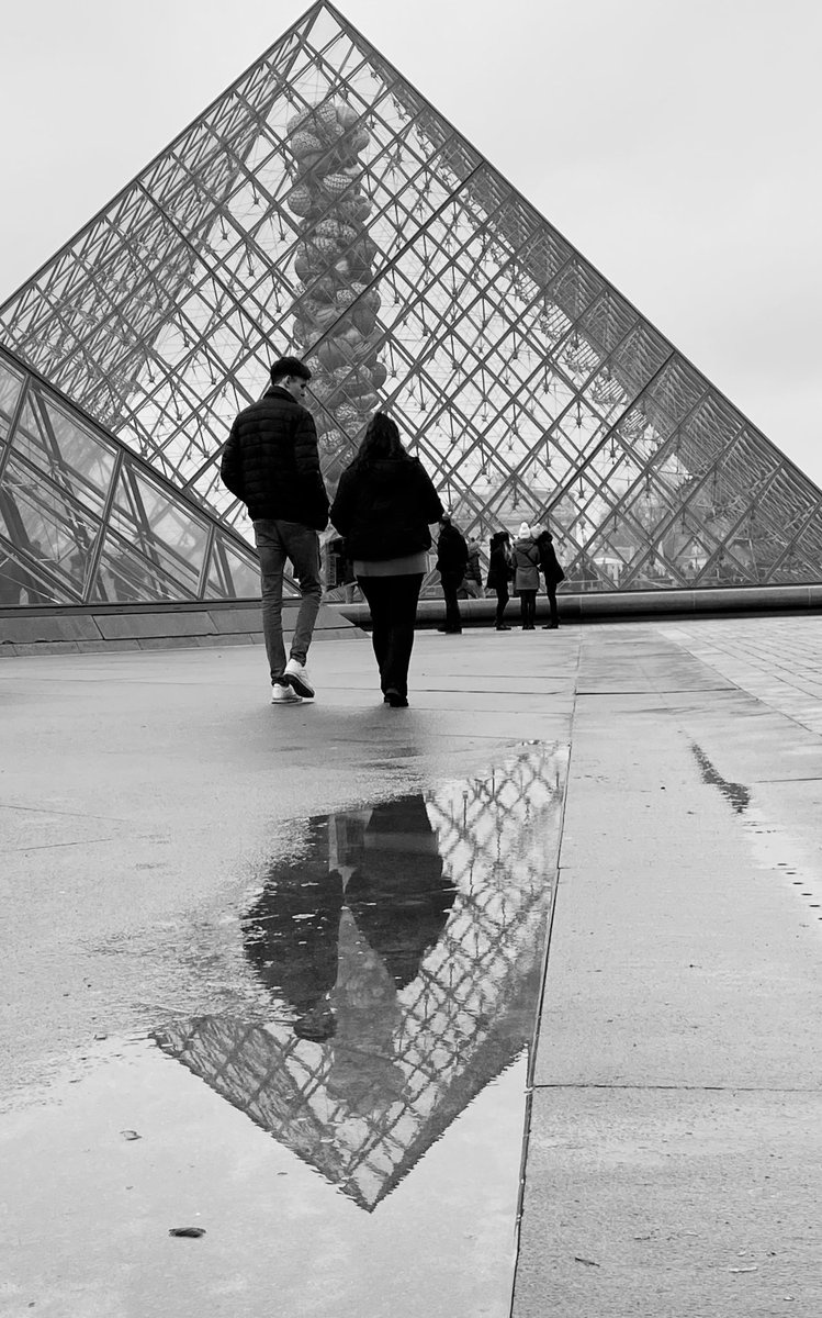 #photography #blackandwhitephotography #bnwphotography #Monochrome #Louvre #art #architecture #urbanphotography #citylandscape #city #Paris