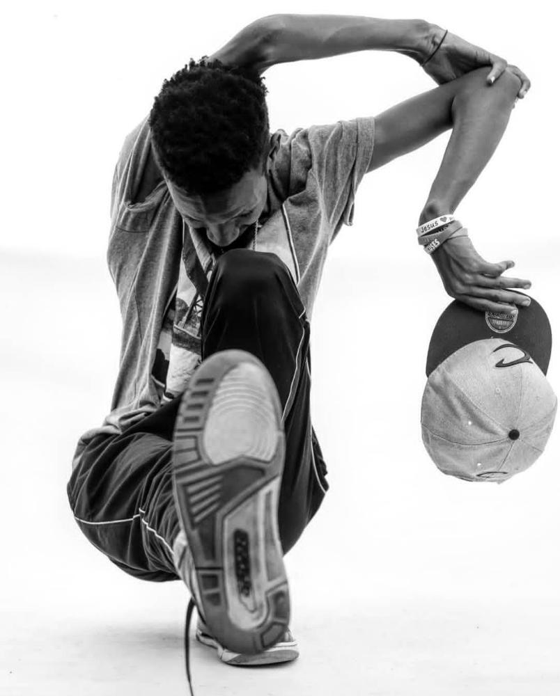AdelardDancer's tweet photo. 🇷🇼 We create angles no mortal can dream of #rwanda #rwandan #dancers https://t.co/qAfeFz9ZSW
