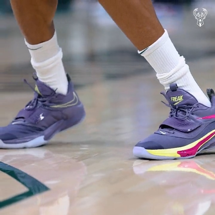 bucks giannis shoes