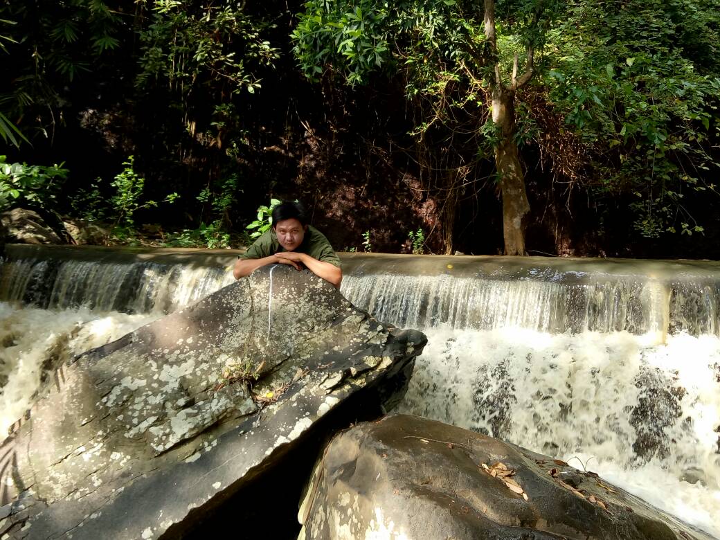putralangit777's tweet photo. The Black Stone Waterfall...just in Travel_Lovers...#adventure #travel #vacation #destination #streetphotographer #photography #NaturePhotography #streetphotography #naturelovers #naturelover #model #ModelosLatinas #modelosdehombre #beautifulhomes #beautifuldestinations #leisures https://t.co/AkkXjyO4sd