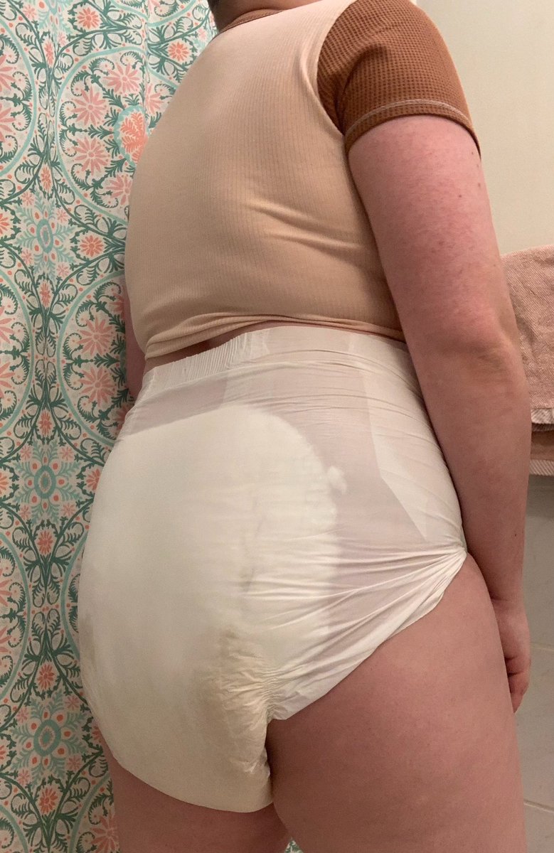 seaweedglitter's tweet photo. messy today 🥰 https://t.co/T0H39sH9vu