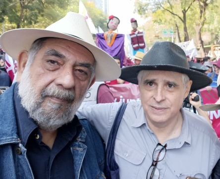 Navegaciones's tweet photo. . @fisgonmonero y yo hemos marchado juntos en contra de ocho presidencias.
Ya era hora de marchar en apoyo a una.
¿Que fuimos acarreados? Órale, pues. https://t.co/moGxYg65j1
