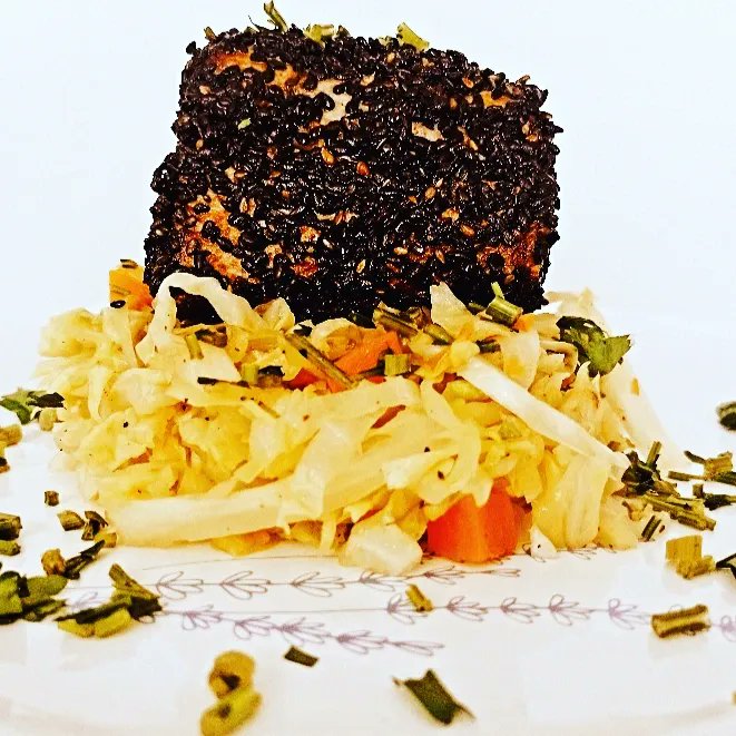 Chefgiramos's tweet photo. Atum com crosta de gergelim negro e talharim de abobrinha ao pesto. Criação da Chef Giselle Ramos 👩🍳
#alimentofuncional #comidadelivery #chefdecozinha #chefgi #barradatijuca #lowcarb #funcionalrj #funcionalbarra #cetogenica #semgluten #semacucar #riodejaneiro #barrafit https://t.co/7fV9Soaozo