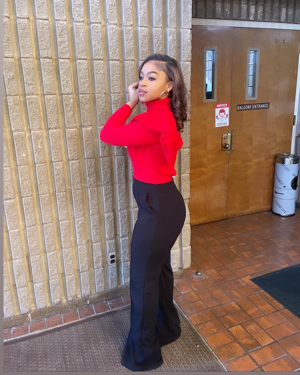 _ryeann_'s tweet photo. Still here 🌹 https://t.co/2DpathJsh9