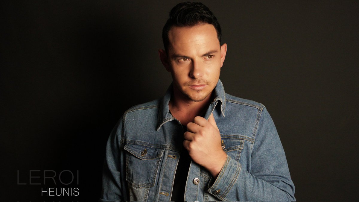 Hoogtyd Dat ek 'n nuwe Twitter begin na hoeveel jare maar hier is hy nou :)