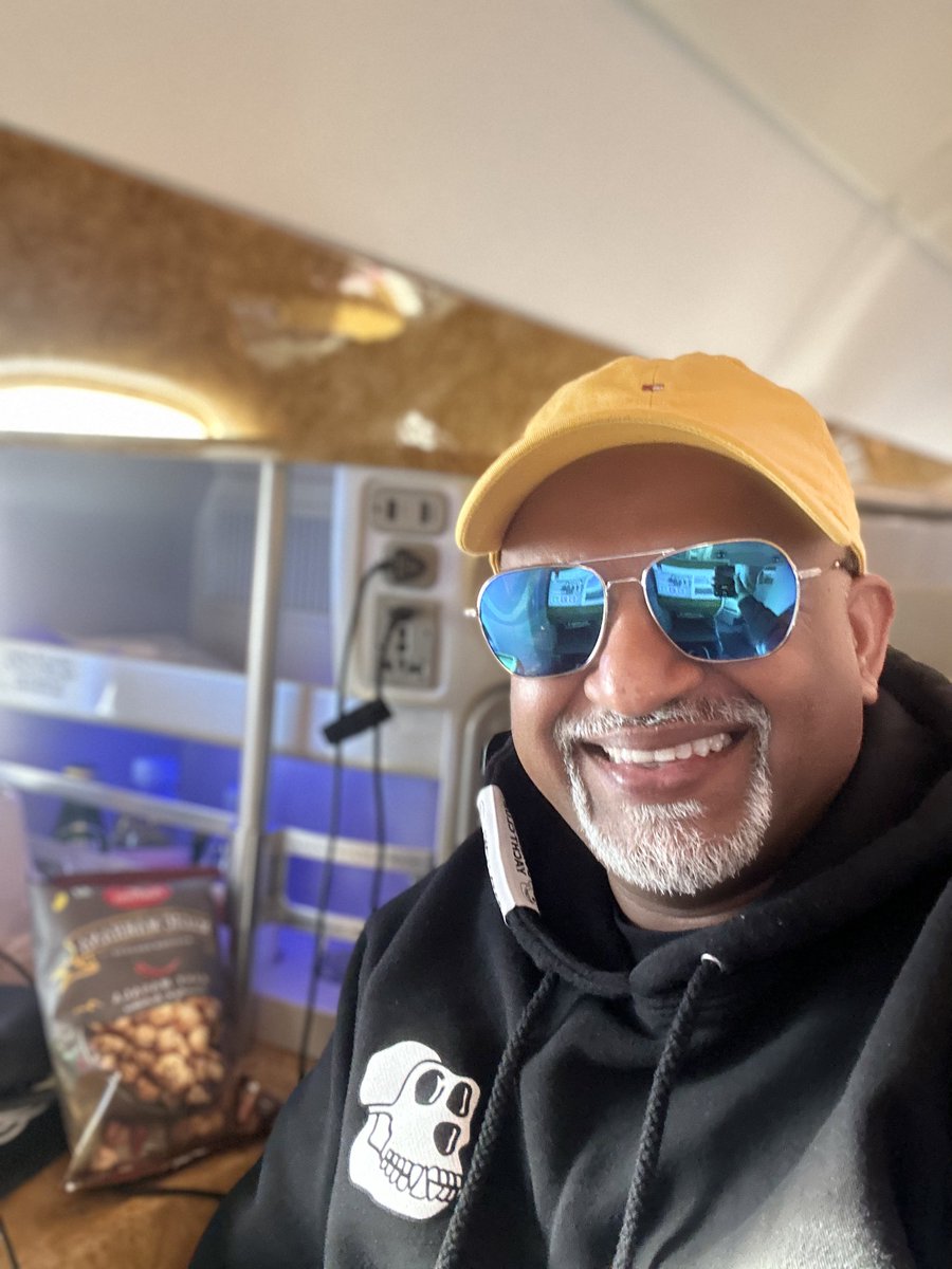 techbubble's tweet photo. Next stop: Dubai in 8,480 miles (15 hours 10 mins) ✈️

ToDo in flight:

✅ Resolve all token airdrop support tickets

✅ Continue Tulip Challenge (finally)

✅ Like/Follow/RT Dreamer pfp thread

✅ Prepare for Benefactor meetings

✅ Make up some fun activity for artists

✅ Etc https://t.co/31z8BNrHUa