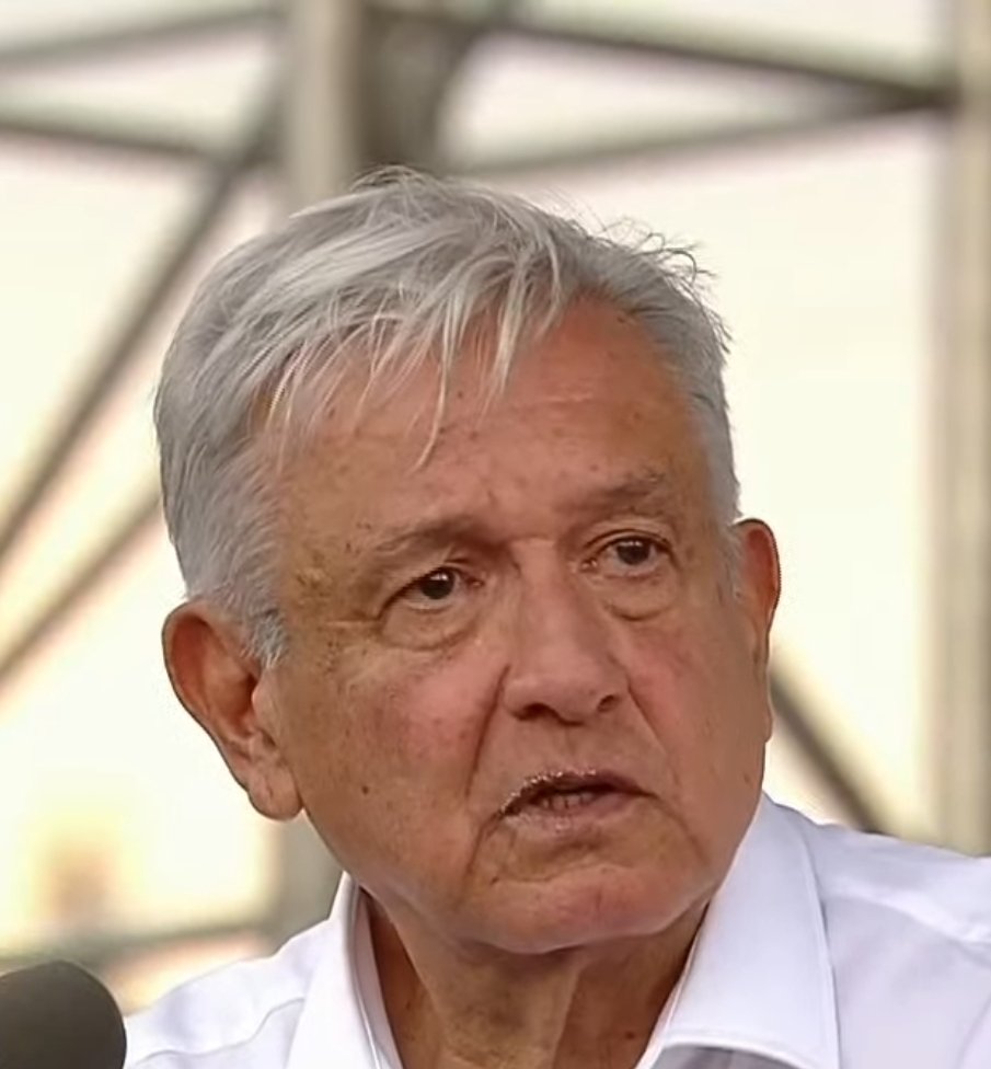 PacooGarcia's tweet photo. La mirada del loco ante el vacío qué le han hecho.

¿Qué tiene en los labios?  Boca seca de coraje. https://t.co/wmtomaUEnY