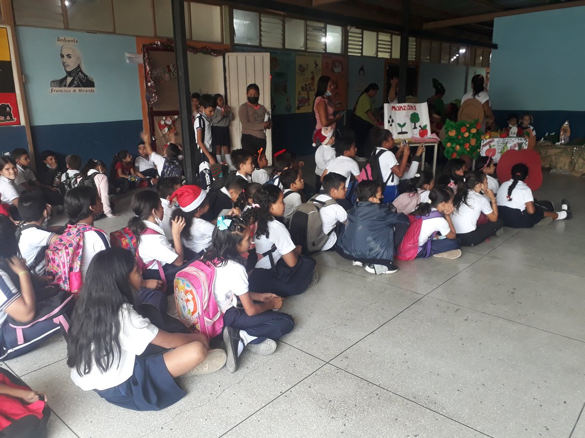 AntonioMariaPR's tweet photo. Entre adivinanzas y baile los niños y niñas de Inicial celebraron el día de la Alimentación @NicolasMaduro @ZonaEducTachira @BolivarianasZET @Div_Ini_Pri_Esp @Crazet2011 @Berzabethg1 @FernandoRojas6 https://t.co/Qt1OJNKsgA