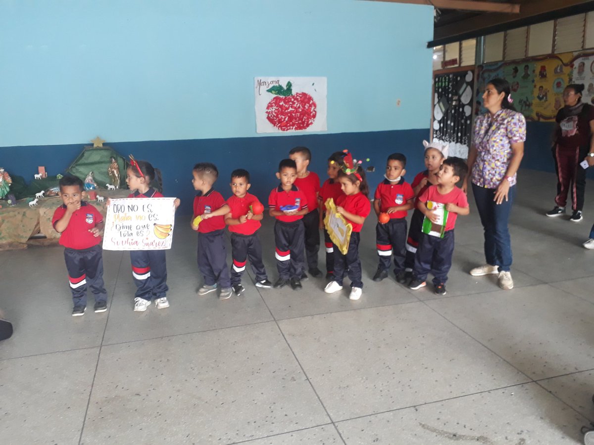 Entre adivinanzas y baile los niños y niñas de Inicial celebraron el día de la Alimentación <a href="/NicolasMaduro/">Nicolás Maduro</a> @ZonaEducTachira <a href="/BolivarianasZET/">Erika Varela Sayago Escuelas Bolivarianas</a> <a href="/Div_Ini_Pri_Esp/">Divi. de Niños y Niñas ZET</a> <a href="/Crazet2011/">Crazet2011</a> <a href="/Berzabethg1/">Berzabethgandicaoficial</a> <a href="/FernandoRojas6/">Fern@ndo</a>