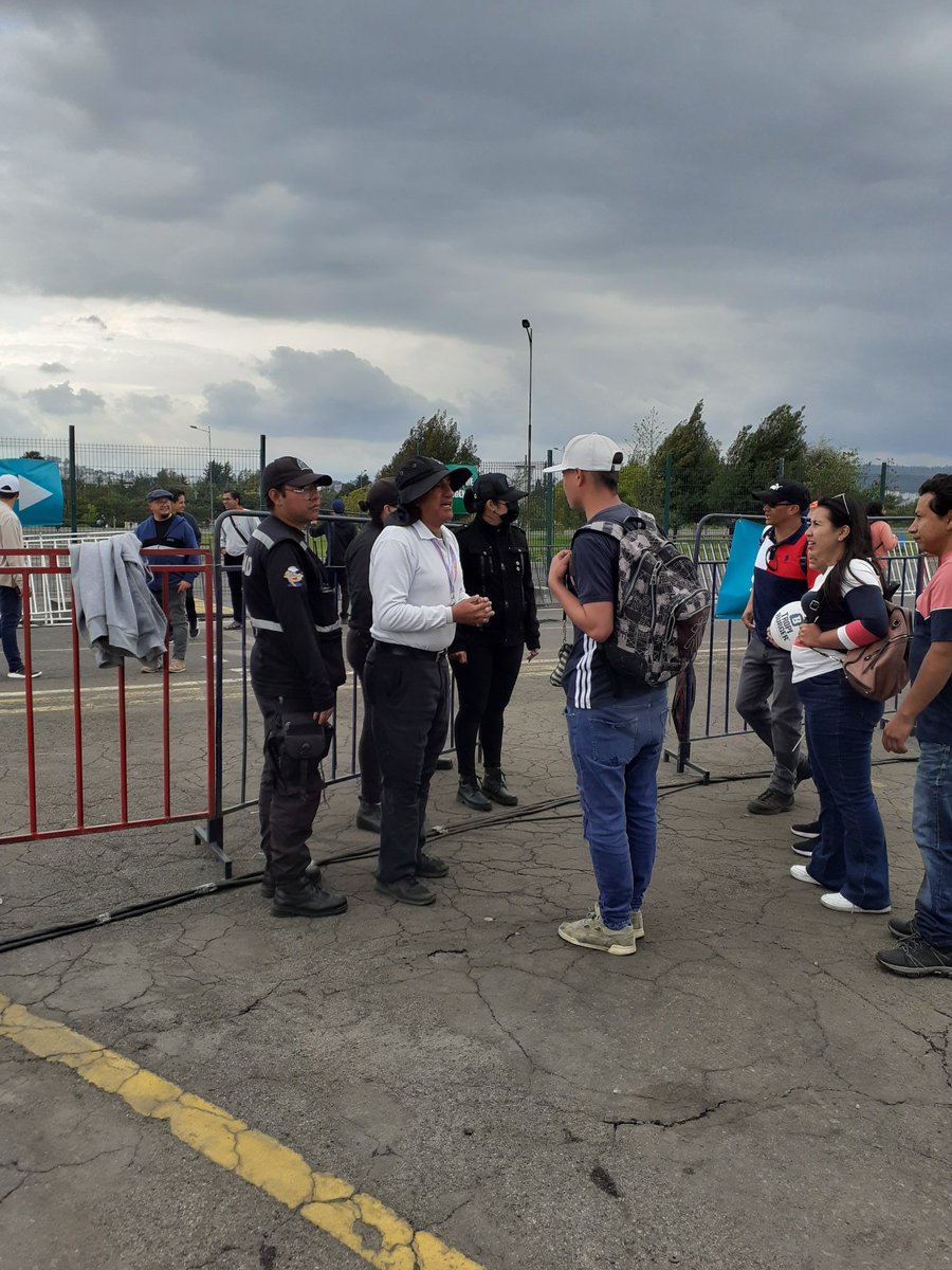 GnesisSantacru3's tweet photo. INFORMATE 👀
La salida del evento se encuentra en la parte derecha de la entrada principal, acércate con confianza y pregunta por los nuevos cambios en el evento 👍🏻😊
#burgershow
#burgerfestival
@ramiromorejonv https://t.co/MFs8lPMmUX
