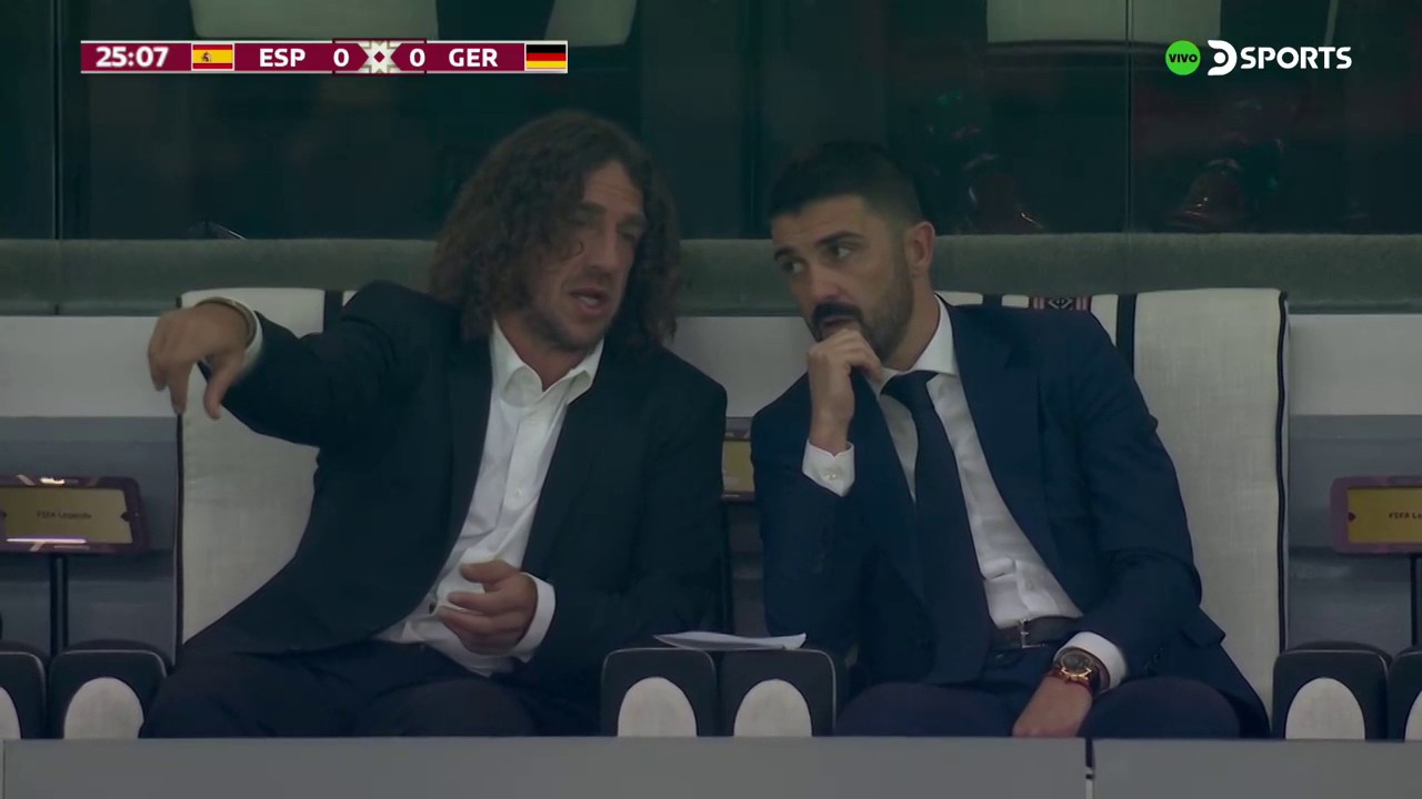 Carles Puyol y David Villa, dos campeones del mundo con España en 2010, presentes en el Estadio Al Bayt.