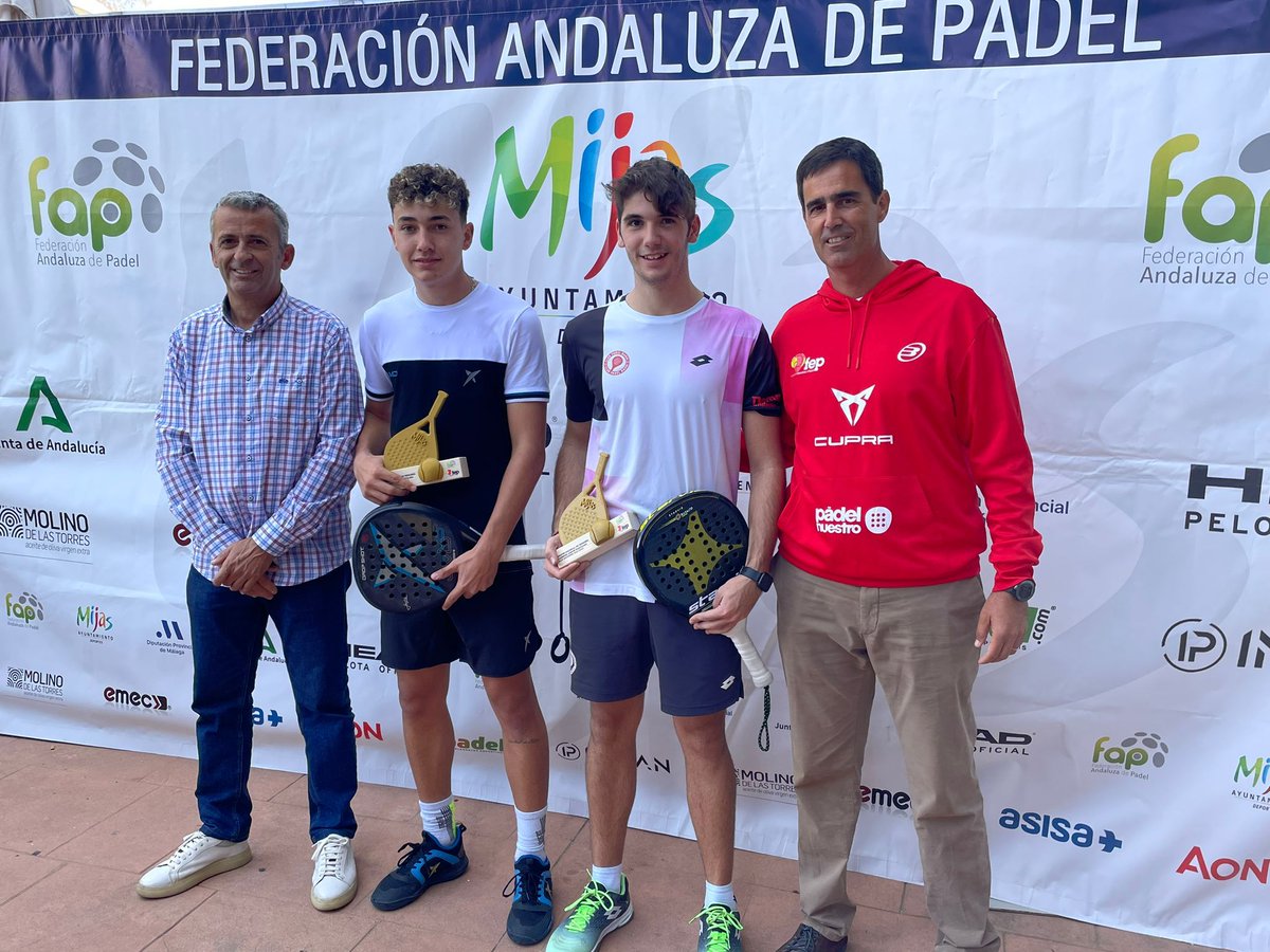 🎾Finaliza el Master Nacional de Menores con 4 jugador@s del #CPDamm en el podio de sus respectivas categorías:

🏆Paula Ferrán y Martina Vera 
🏆Dani Santigosa y Guille Collado 
🥈María Arteaga y Leyre Montañez 
🥈David Gala y Enzo Jensen

¡Enhorabuena chic@s!🥳