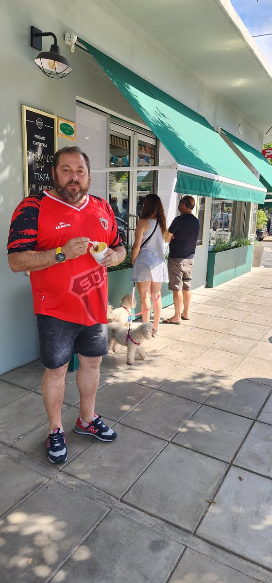 juanjo_castro's tweet photo. HELADERÍA CIWE  🍦

San Miguel tiene muchas heladerías con variados sabores muy ricos.
Gracias a Dios todas trabajan. 
Hoy elegí pasar por CIWE atendido por sus propios dueños.
Les recomiendo el mousse de maracuya 😋

#TenemosElMejorComercio #CompremosLocal https://t.co/Ub5P4kJeNT