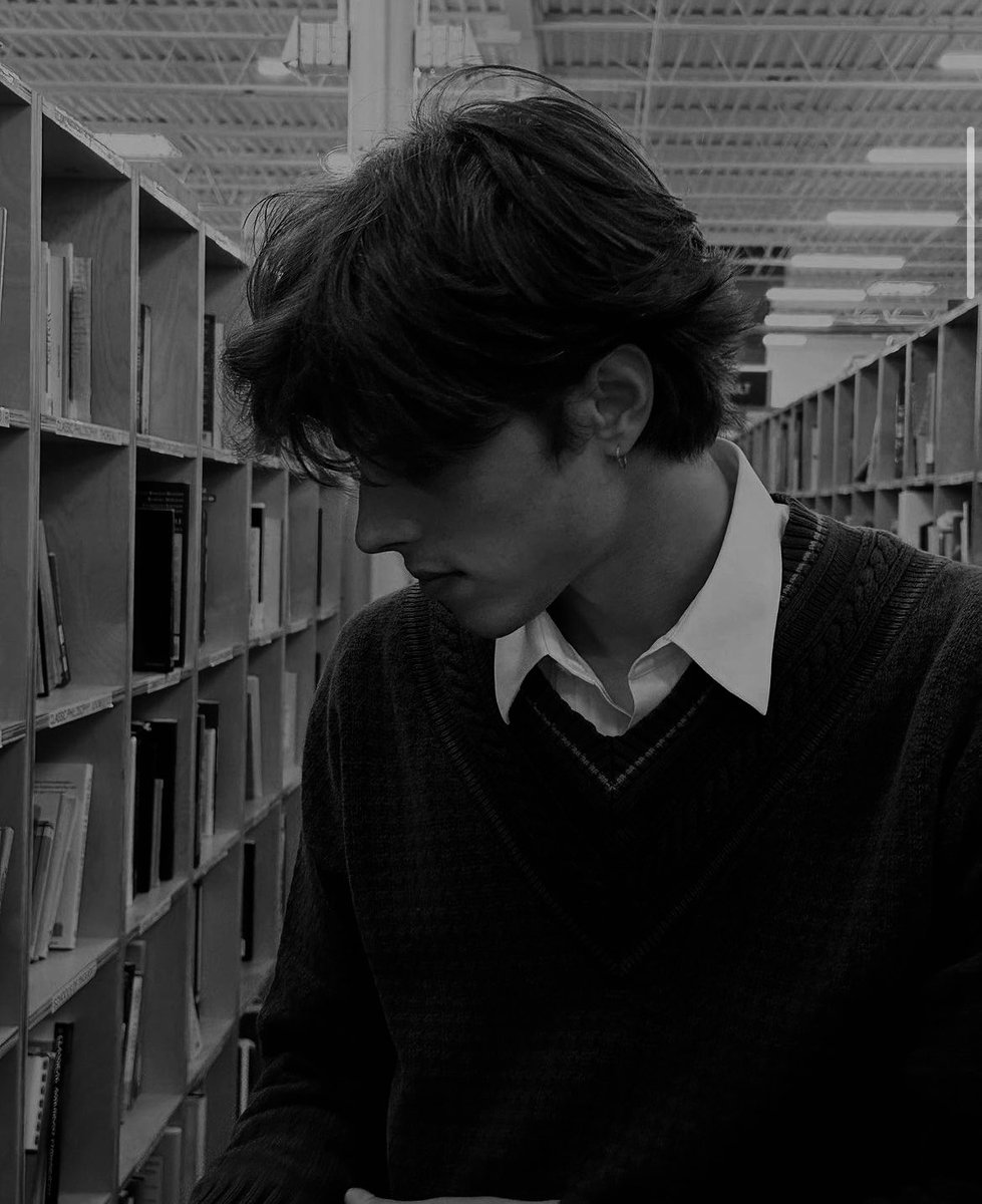 ✮

⠀⠀⠀⠀𝘈𝘯𝘥 𝘵𝘩𝘦 𝐑𝐚𝐯𝐞𝐧, 𝘯𝘦𝘷𝘦𝘳 𝘧𝘭𝘪𝘵𝘵𝘪𝘯𝘨, 𝘴𝘵𝘪𝘭𝘭 𝘪𝘴 𝘴𝘪𝘵𝘵𝘪𝘯𝘨, 𝘴𝘵𝘪𝘭𝘭 𝘪𝘴 𝘴𝘪𝘵𝘵𝘪𝘯𝘨 
𝘈𝘯𝘥 𝘩𝘪𝘴 𝘦𝘺𝘦𝘴 𝘩𝘢𝘷𝘦 𝘢𝘭𝘭 𝘵𝘩𝘦 𝘴𝘦𝘦𝘮𝘪𝘯𝘨 𝘰𝘧 𝘢 𝘥𝘦𝘮𝘰𝘯’𝘴 𝘵𝘩𝘢𝘵 𝘪𝘴 𝘥𝘳𝘦𝘢𝘮𝘪𝘯𝘨, […]. 

𝐄.𝐀.𝐏