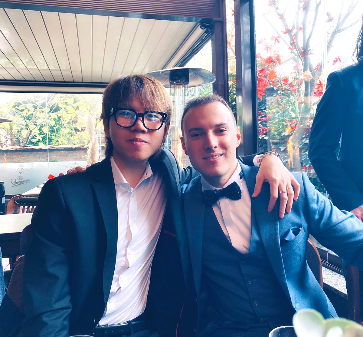 zyblol's tweet photo. Thank you for inviting and happy marriage :)

新婚快乐 https://t.co/2OpD6uiek3