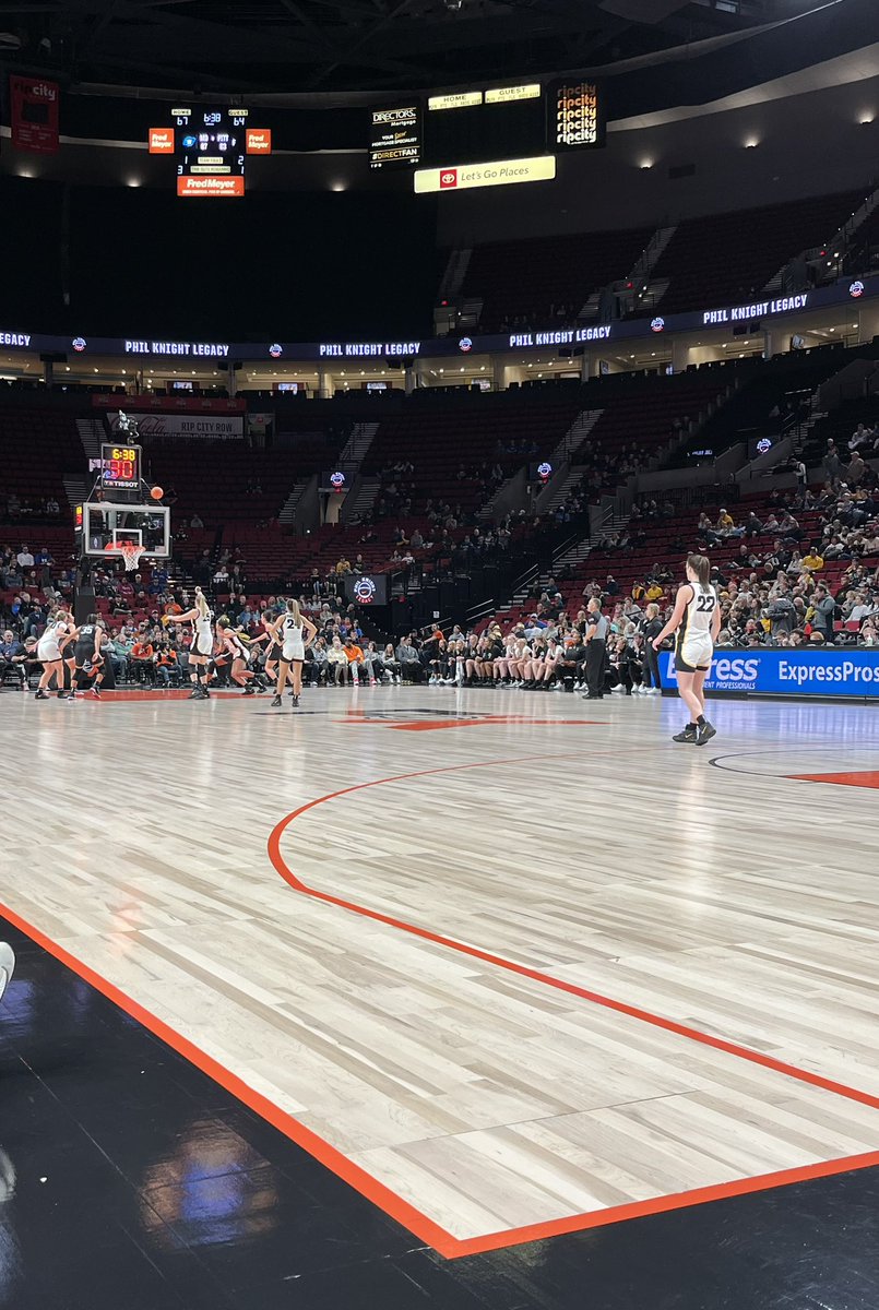 PNWHawkBen's tweet photo. Go Hawks! #pkinvitational https://t.co/YUyDptFK1n