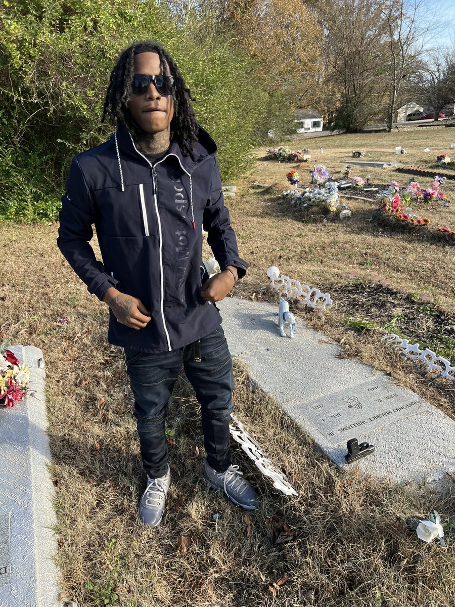 dbuckzzz's tweet photo. rather ma bro did life #LLBRO ❤️🔥 https://t.co/HpcgSu46zh