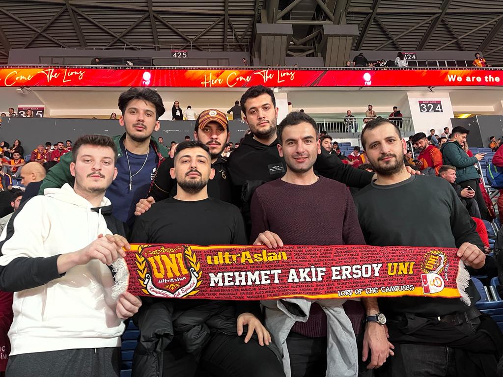 uAMAKUUNI's tweet photo. SEN SALONDA PARKEDE !

GALATASARAY'IMIZI fenerbahçe karşısında Sinan Erdem'de yalnız bırakmadık.
#ultrAslanUNI #AkdenizBölge https://t.co/VuWUxLbeVG