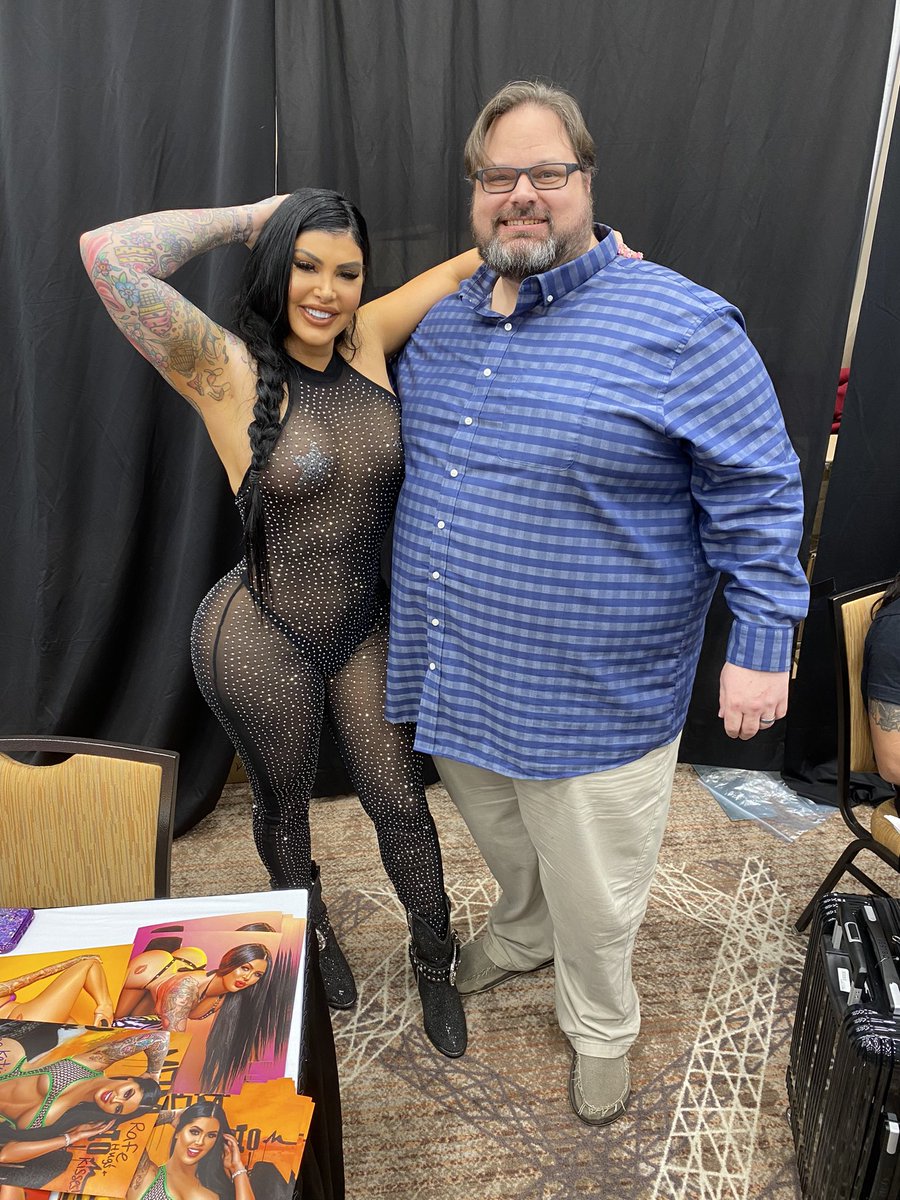 Rafe2112's tweet photo. Two of the coolest and most down to Earth people I’ve ever met in pro wrestling. Thanks so much to @TherealRVD and @TheKatieForbes for making this one of my top @WrestleCade moments! https://t.co/wRaYZGSC1M