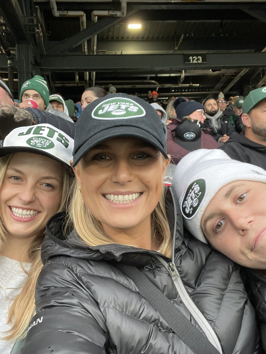 em_steven's tweet photo. #takeflight @nyjets https://t.co/bQipIdDWz0