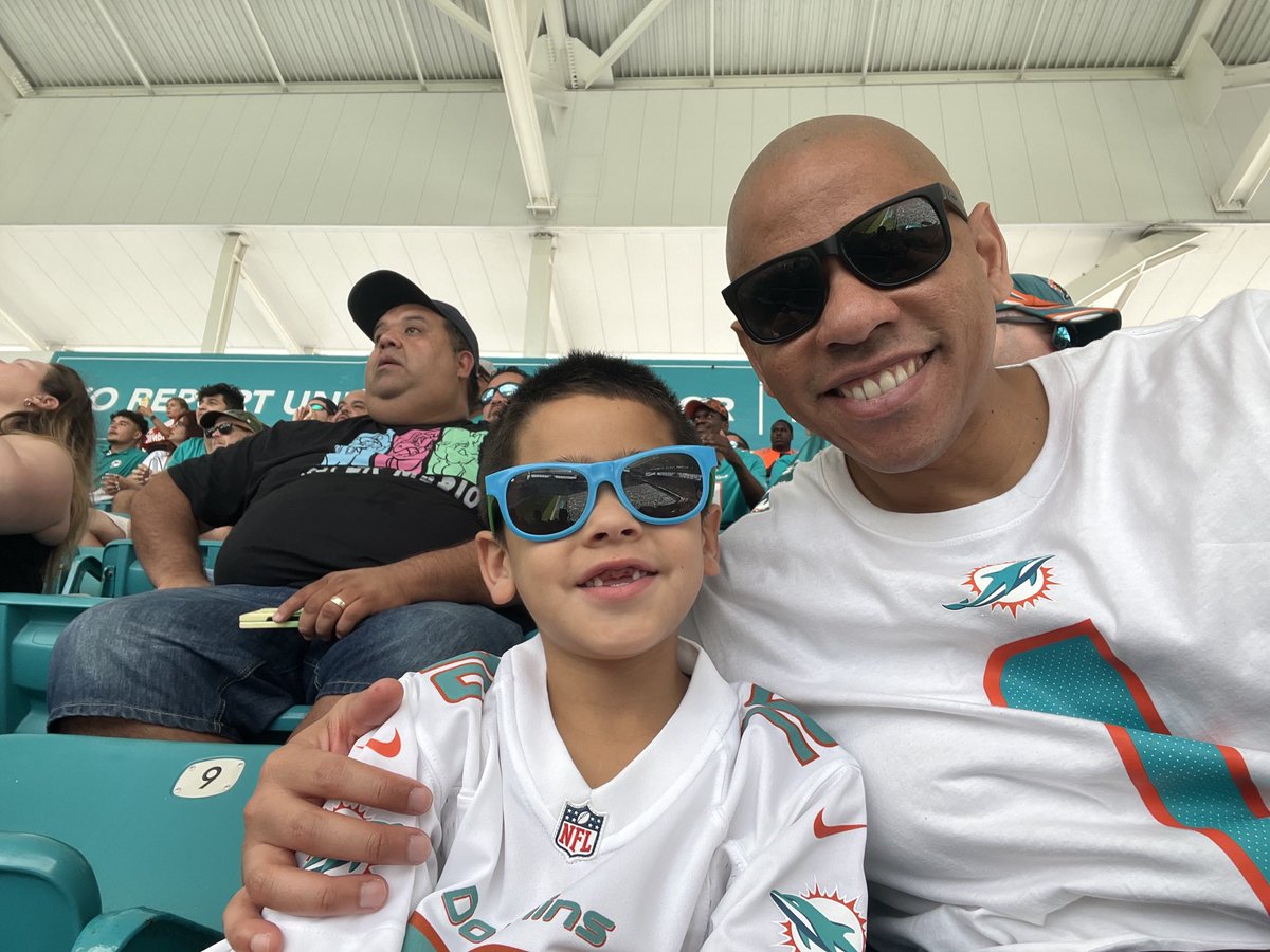 nigelcy's tweet photo. My little guy’s first Dolphins game. #MiamiDolphins #finsup https://t.co/tzgzaBWi2T